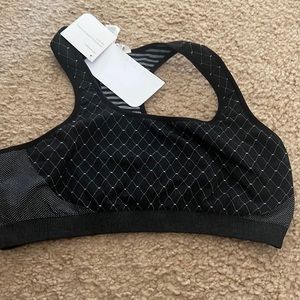 Fabletics  sports bra new with tags large
